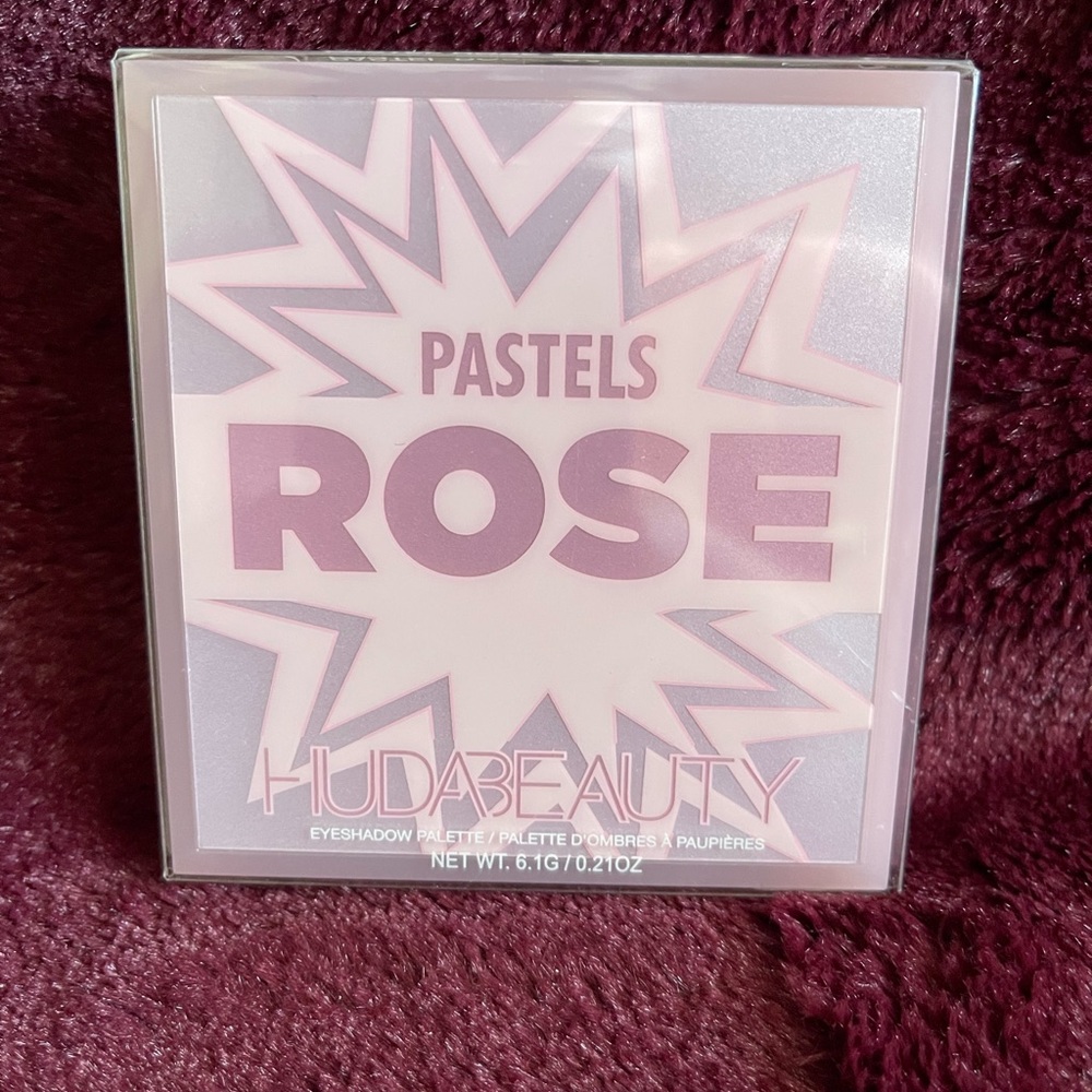 Huda beauty Rose palette